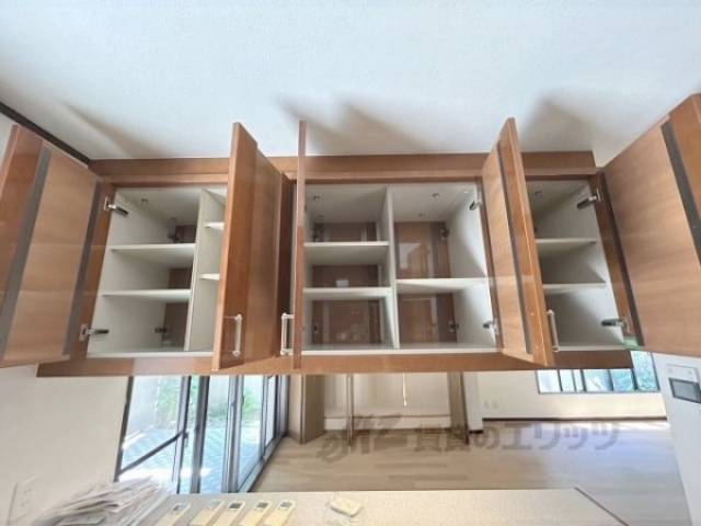 キッチン　上部収納