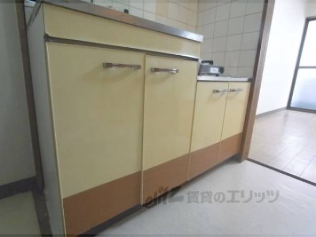 収納　キッチン下