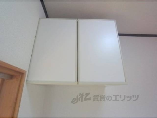 収納　キッチン上部収納です