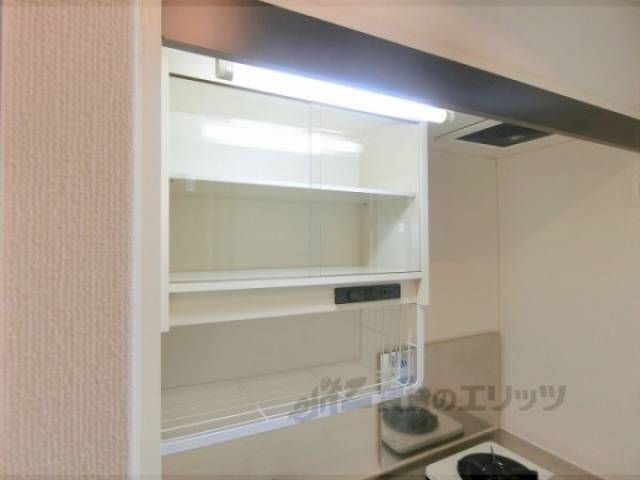 キッチン　上部収納