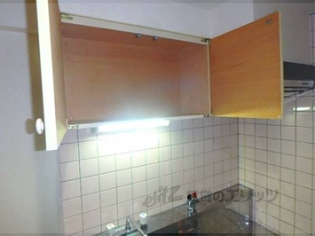 キッチン　上部収納