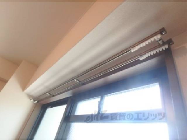 カーテンレール　2レーンあります