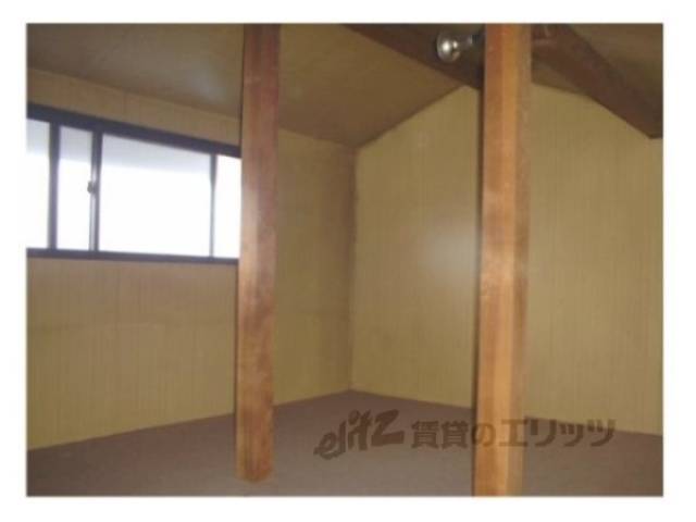 屋根裏