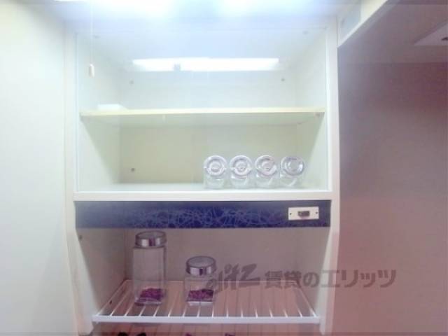 キッチン　上部棚