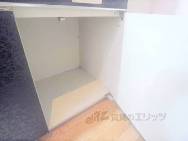 キッチン　下部収納