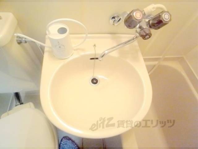 洗面所　洗面台　ユニットバスの洗面台です。