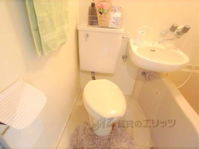 トイレ　ユニットバスのトイレです。