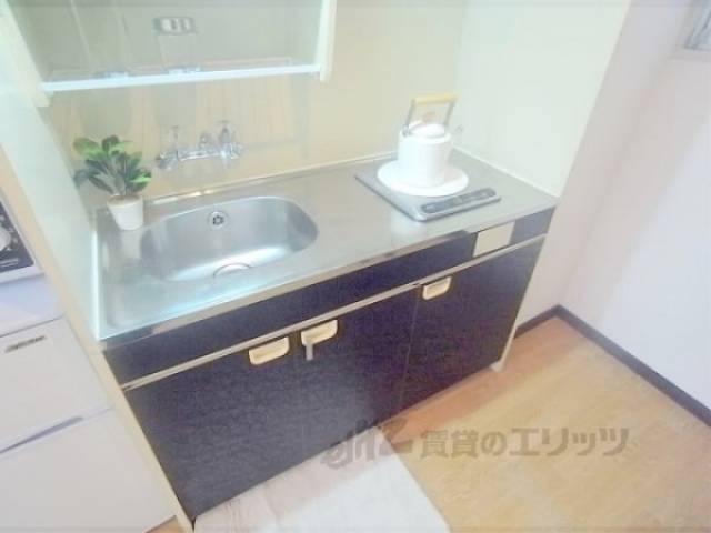 キッチン　オシャレな色のキッチンです。