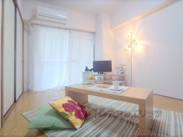 洋室　フローリングがきれいです。