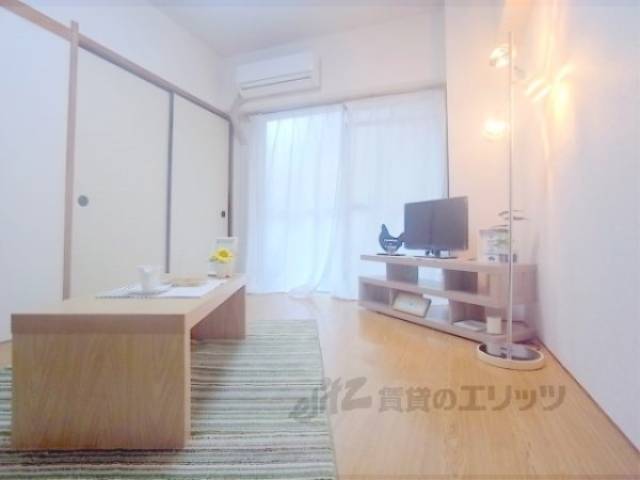 洋室　キッチンと仕切ることができます