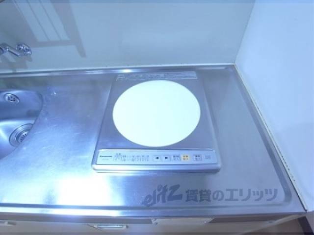 キッチン　コンロ　手入れのしやすいコンロです。