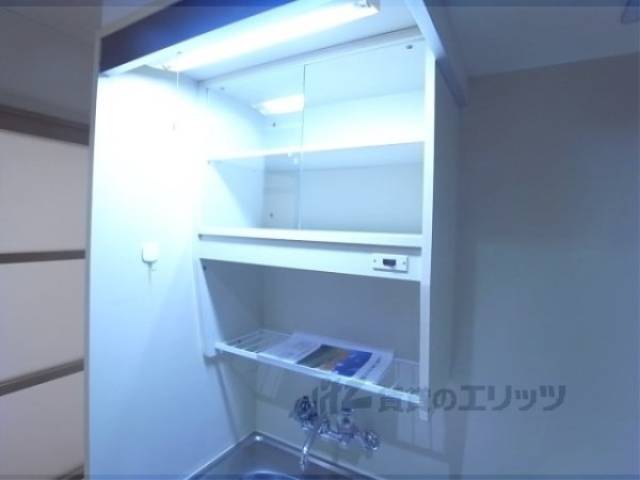 キッチン　上部収納　キッチンの収納スペースです。