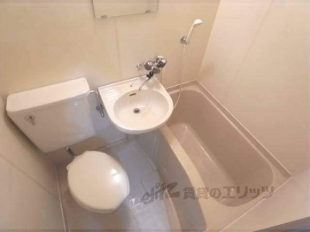 ユニットバス　ユニットバスとなっています。