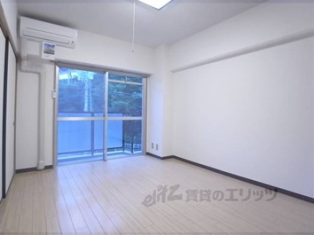 洋室　1人暮らしには程よい広さです。