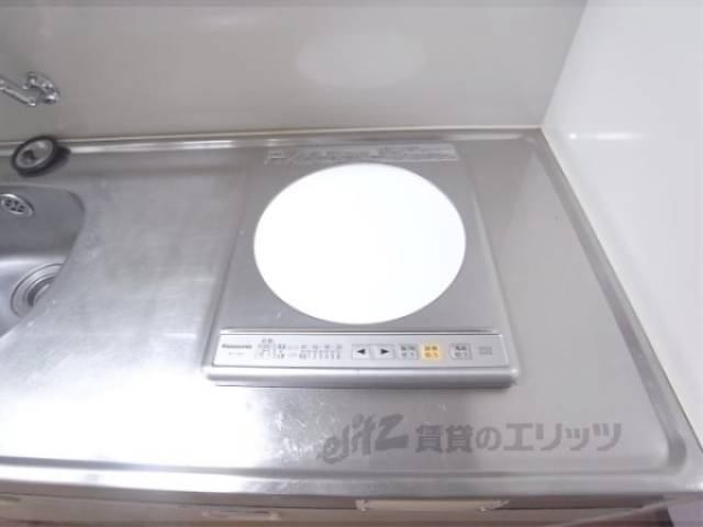 キッチン　コンロ　手入れのしやすいコンロです。