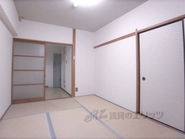 居室　きれいなお部屋です。