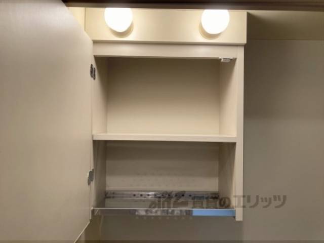 キッチン　上部収納