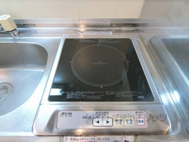 キッチン　電気コンロ