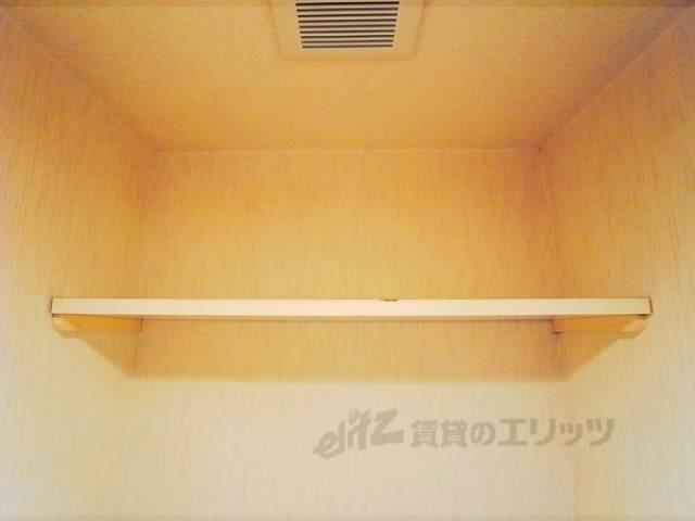 収納　トイレ　棚
