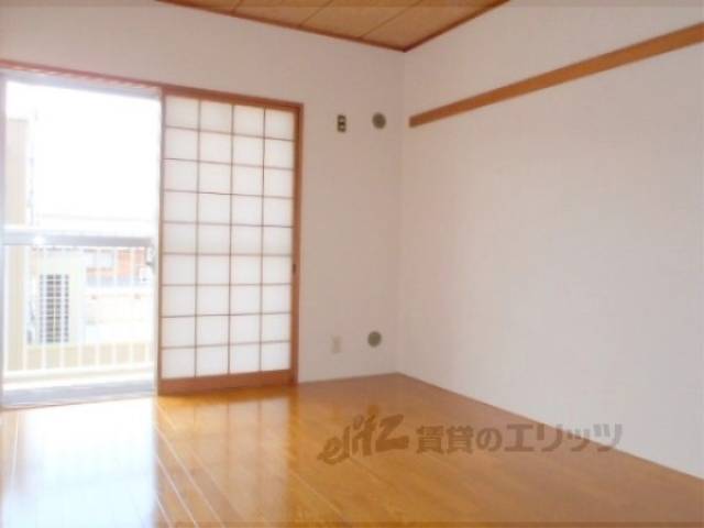 洋室　ベランダ側洋室