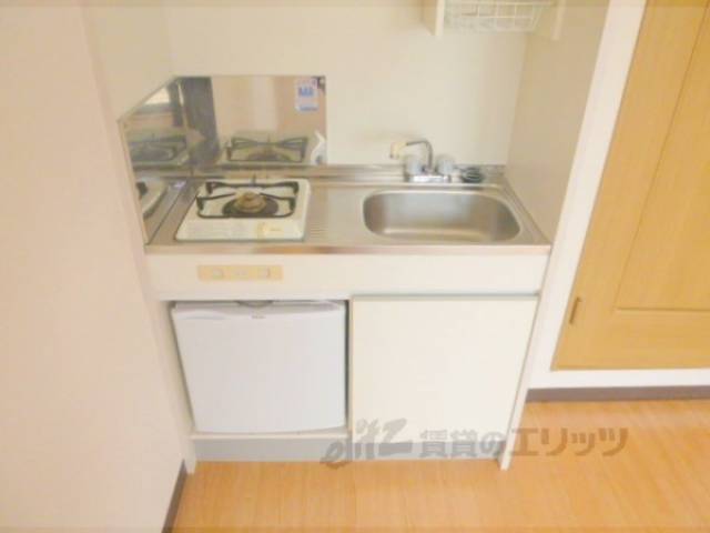 キッチン　冷蔵庫：収納場所