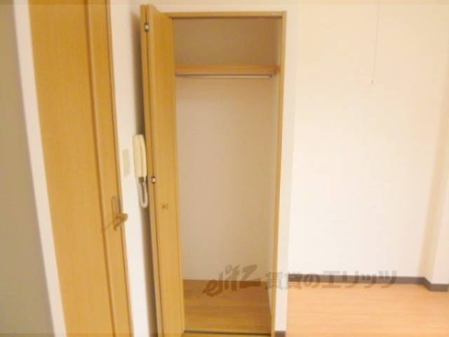 収納　洋室：収納