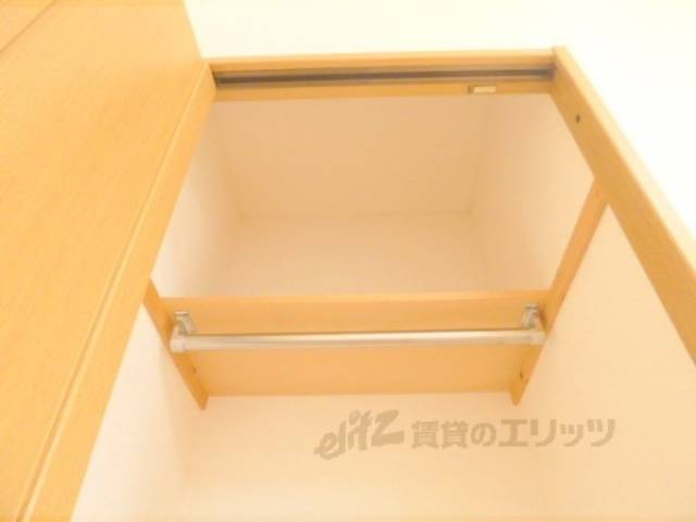 収納　洋室：収納