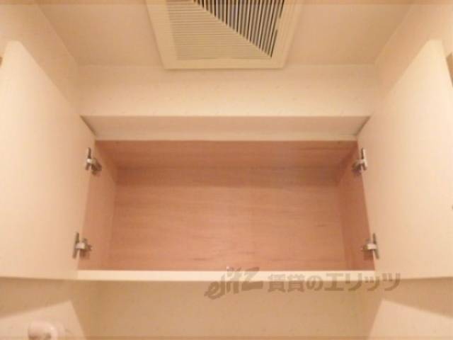 トイレ　収納棚