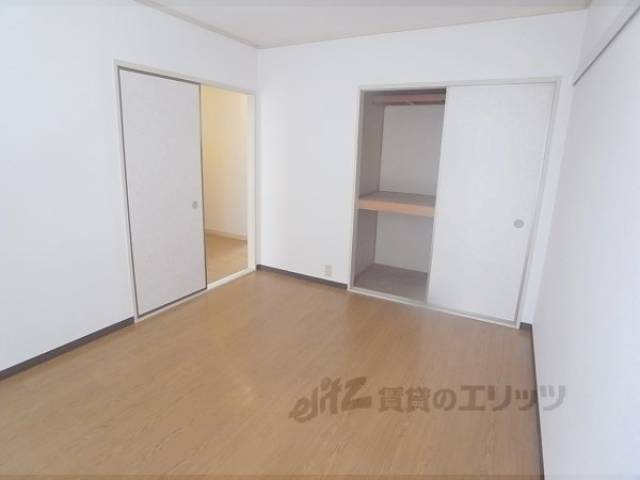 洋室　広々です