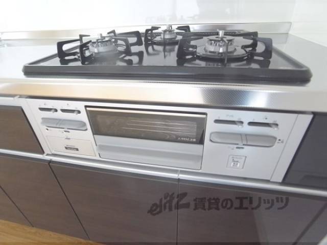 キッチン　魚焼きグリルも付いています