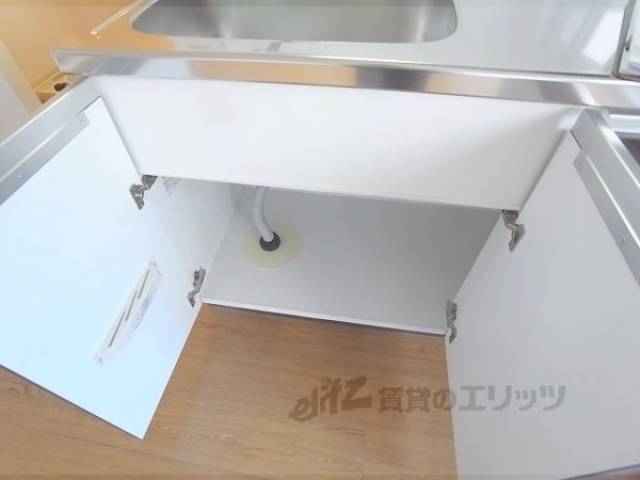 キッチン　シンク下にもありますよ