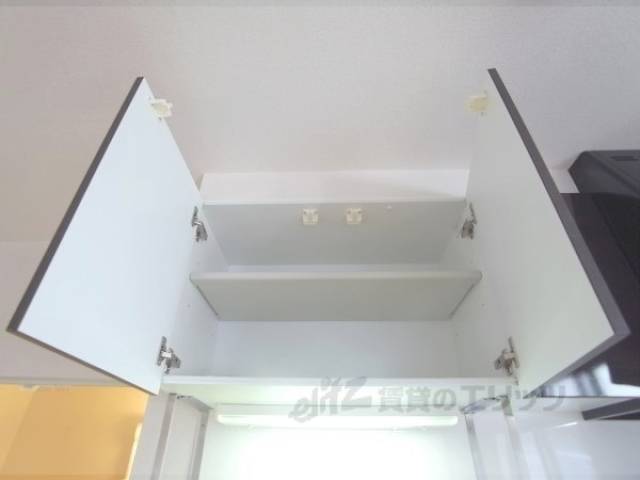 キッチン　食器類などの収納に使えます