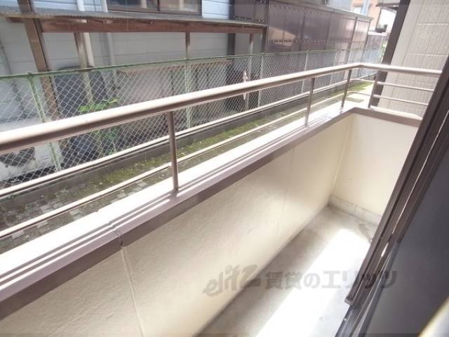 ベランダ　細長いベランダです