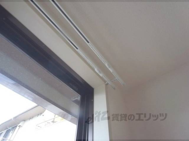 カーテンレール　二重です