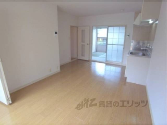 リビング　西向きのお部屋です