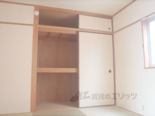 収納　お布団など収納できます