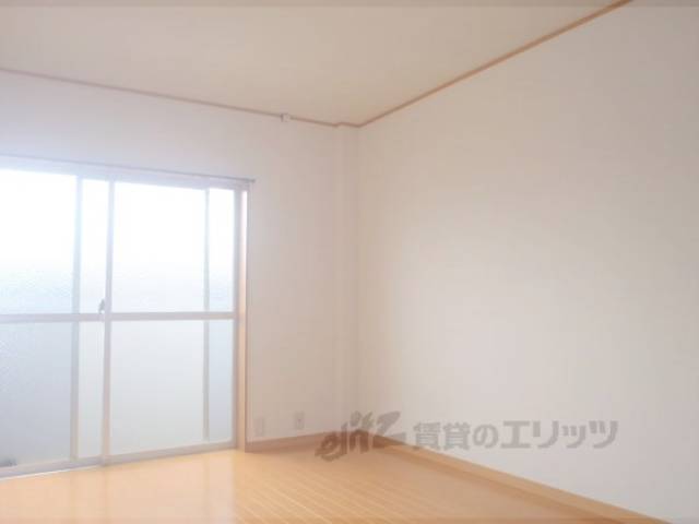 洋室　南向きのお部屋です