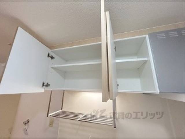 キッチン　上部収納