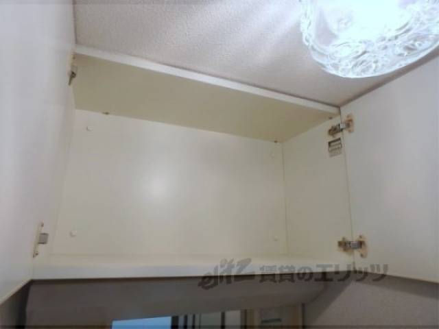 洗面所　洗面所上部収納