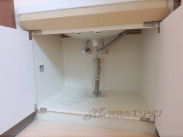 洗面所　洗面所下部収納