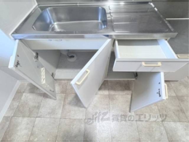収納　キッチン下
