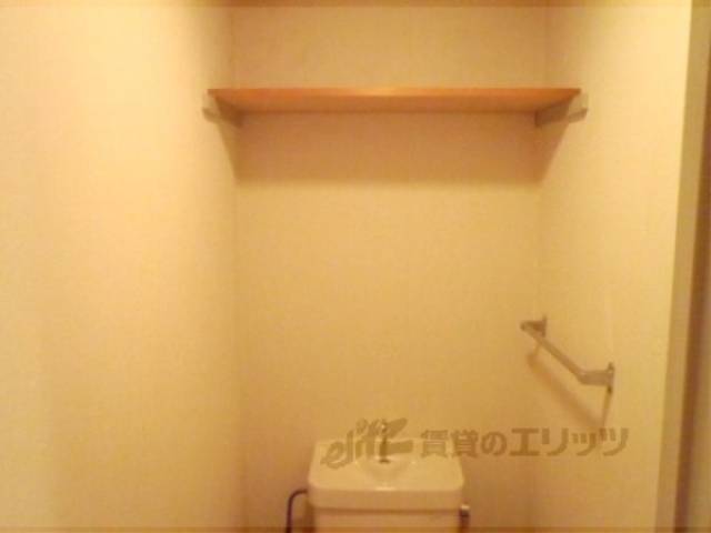 トイレ　トイレ上部棚