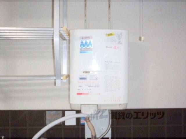 キッチン　ガス給湯器