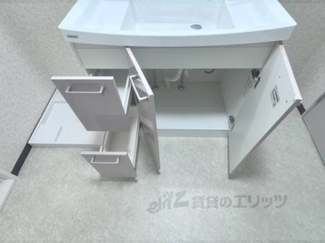 収納　洗面台下