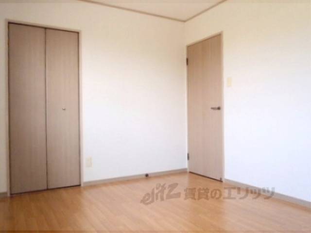 洋室　玄関側の洋室です