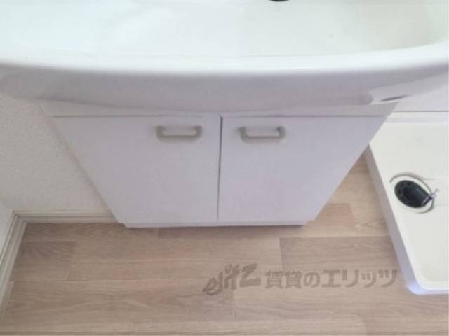 収納　洗面台下