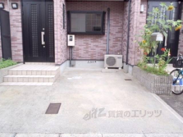 駐車場　なんとガレージ一台無料です！