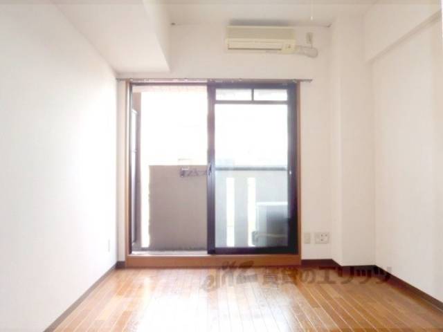 居室　7帖です
