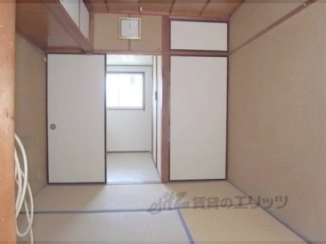 居室　畳がきれいです。
