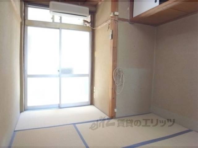 居室　一人暮らしには程よい広さです。
